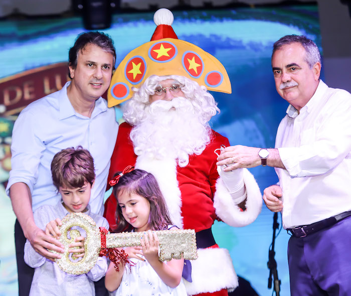 Marcos Lessa sobe ao palco da festa de encerramento do Ceará Natal de Luz 2017