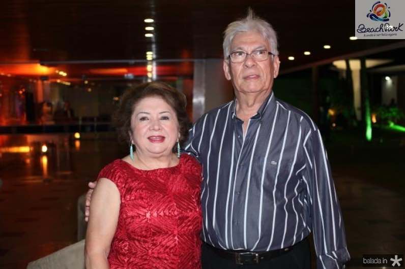 Mana e Manoel Holanda abrem as portas de seu château