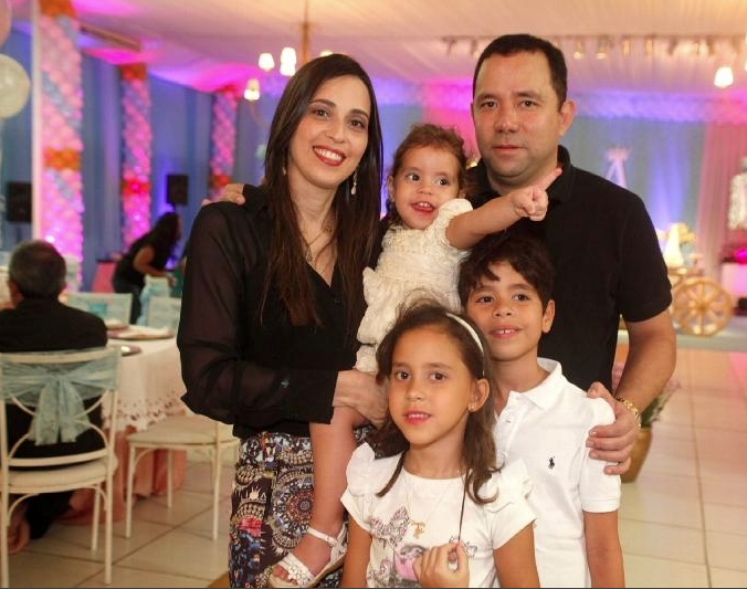 Edmar e Dulce Fujita comemoram os 4 aninhos de Sarah