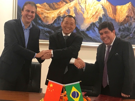 Camilo asssina acordo de cooperação em saúde com grupo chinês Meheco