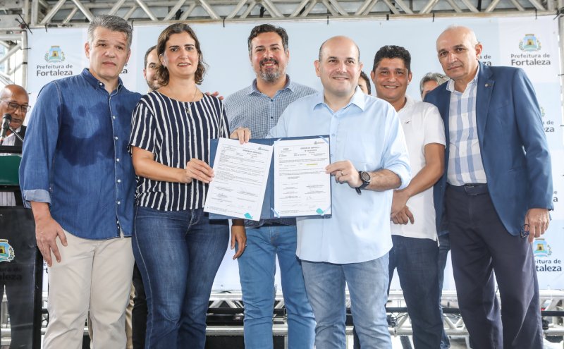 Roberto Cláudio assina ordem de serviço para a requalificação dos Corredores Turísticos de Fortaleza