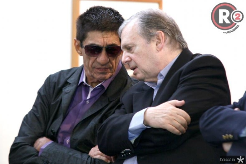 Sobre o que conversavam o cantor Fagner e o Senador Tasso Jereissati, no Palácio da Abolição?