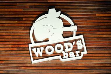 Wood´s Bar agita noite paulistana com sertanejo universitário