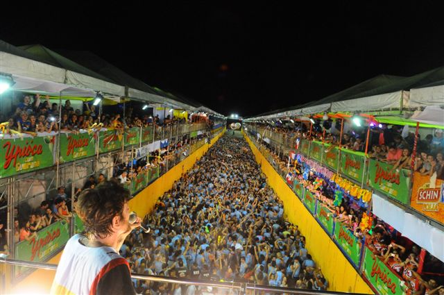 Fortal 2012: 4 dias de pura alegria e badalação cearense