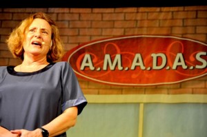 Elizabeth Savala apresenta monólogo em Fortaleza