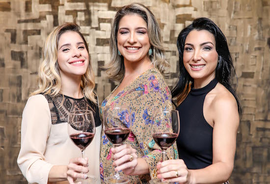 Confraria Wineladies promove noite espanhola no Le Marché