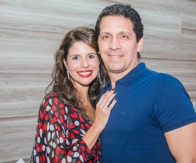 Ticiana e Bruno Oliveira deixam Mykonos e tomam a rota de Paris