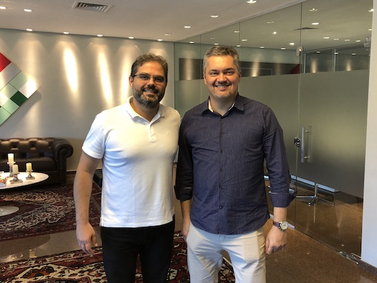 Edson Queiroz Neto participa de palestra com Artur Róseo