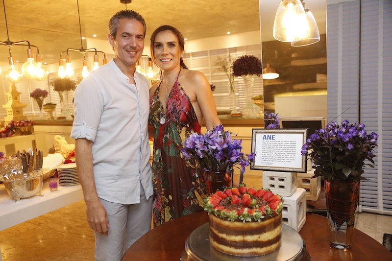 Alegria e alto astral dão o tom da festa de aniversário de Ane Alcântara