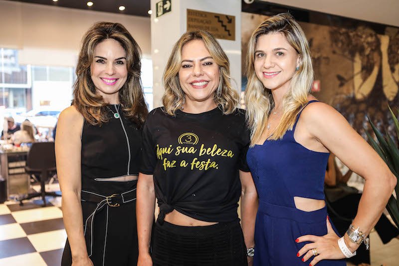 Cynthia Gomes celebra 3 anos do Donna Salon em um happening cheio de agito