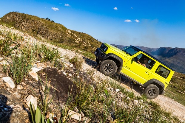 O mais baixinho dos SUVs, Suzuki Jimny Sierra estreia nova geração no Brasil