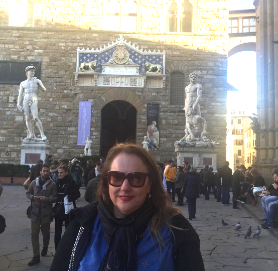 Luiziane Cavalcante comemora b-day na Itália