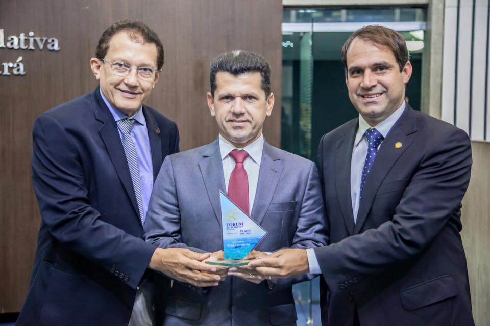 Erick Vasconcelos recebe homenagem na Assembleia Legislativa