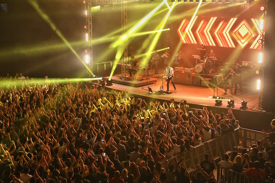 Banda Magic! encanta cearenses durante show no Centro de Eventos do Ceará