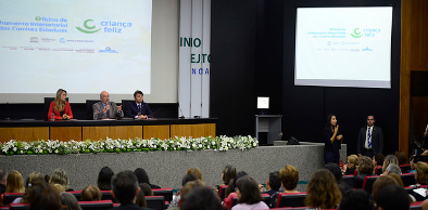 Onélia Santana participa de oficina do Programa Criança Feliz, em Brasília