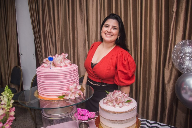 Surpresa, alegria e muito astral dão o tom do aniversário de Raquel Cavalcante