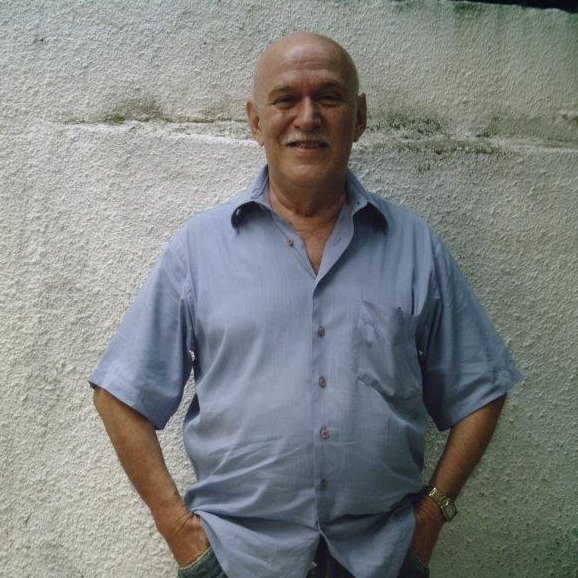 José Augusto Lopes pilota noite de autógrafos no Ideal Clube