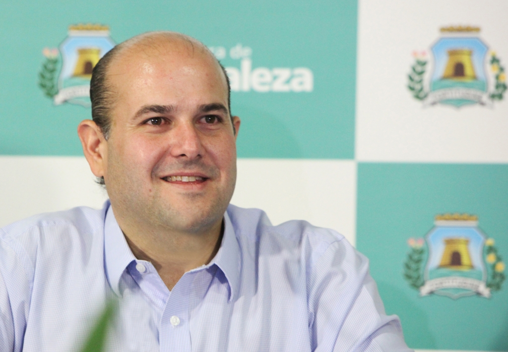 Prefeitura realiza operação de reordenamento de embarcações no Mucuripe