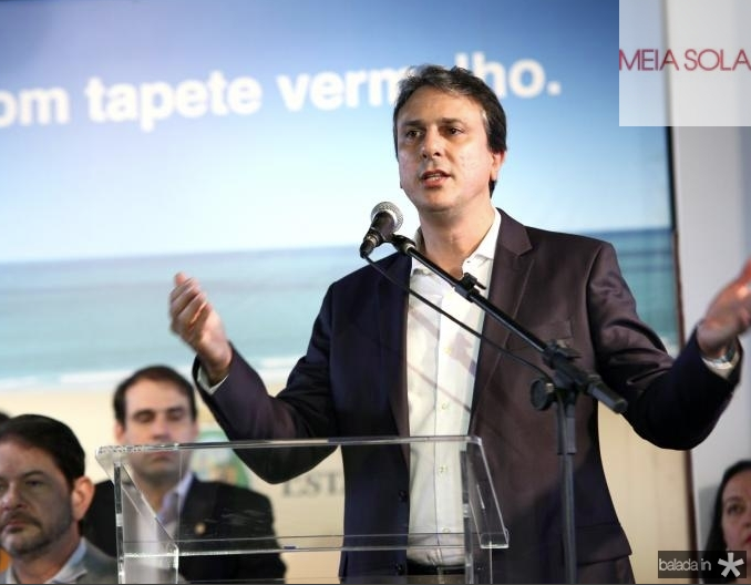 Camilo Santana recebe Igor Queiroz em seu gabinete