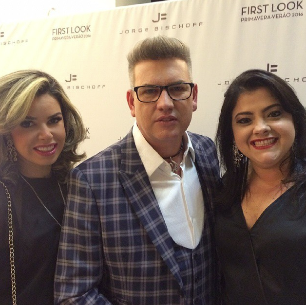 Daniele Cordeiro e Viviane Almada conferem lançamento da JB, em SP