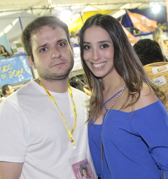 Rafael Lobo e Nathália Ximenes trocam alianças sábado