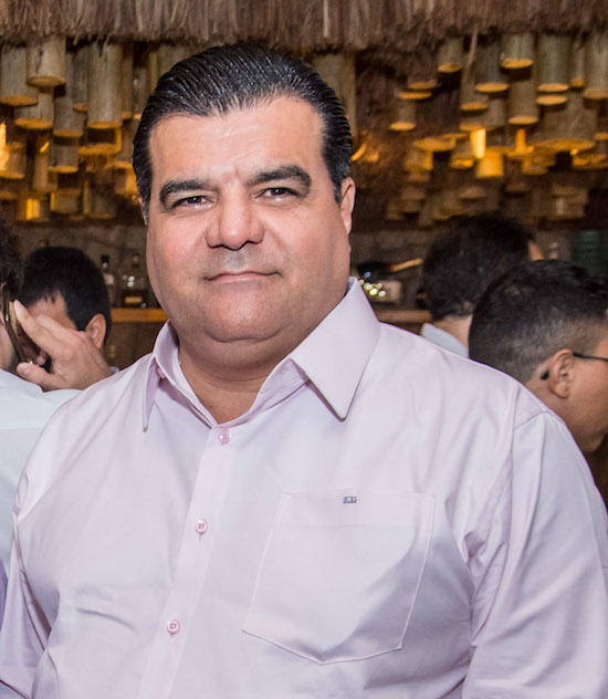 Odmar Feitosa pilota happy hour na Ceará Diesel