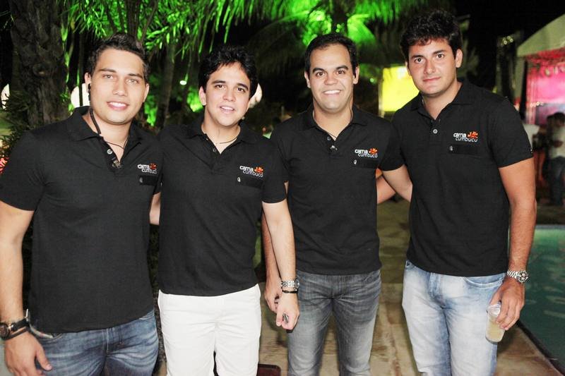 Carnacumbuco arrasta uma turma festeira ao Cumbuco