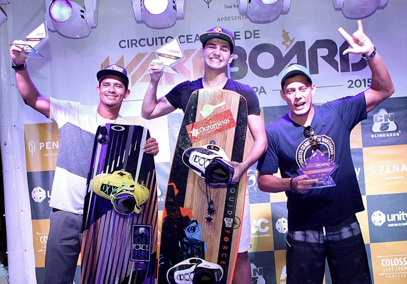 Otávio Queiroz Filho é campeão da categoria Open, do Circuito Cearense de Wakeboard