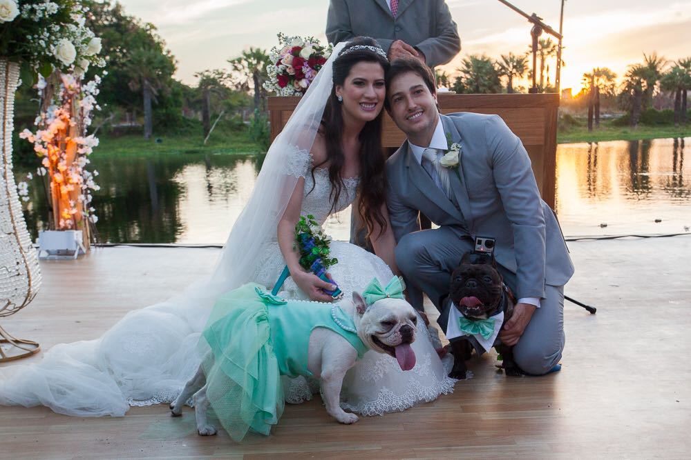 Marianna Parahyba e Felipe Rangel trocam alianças no Colosso