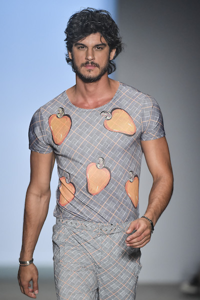 Estamparia é destaque no desfile de Amir Slama no SPFW #46