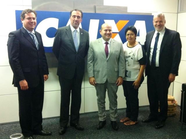 Prefeito Roberto Cláudio acerta com ministro a entrega de 2.032 unidades habitacionais