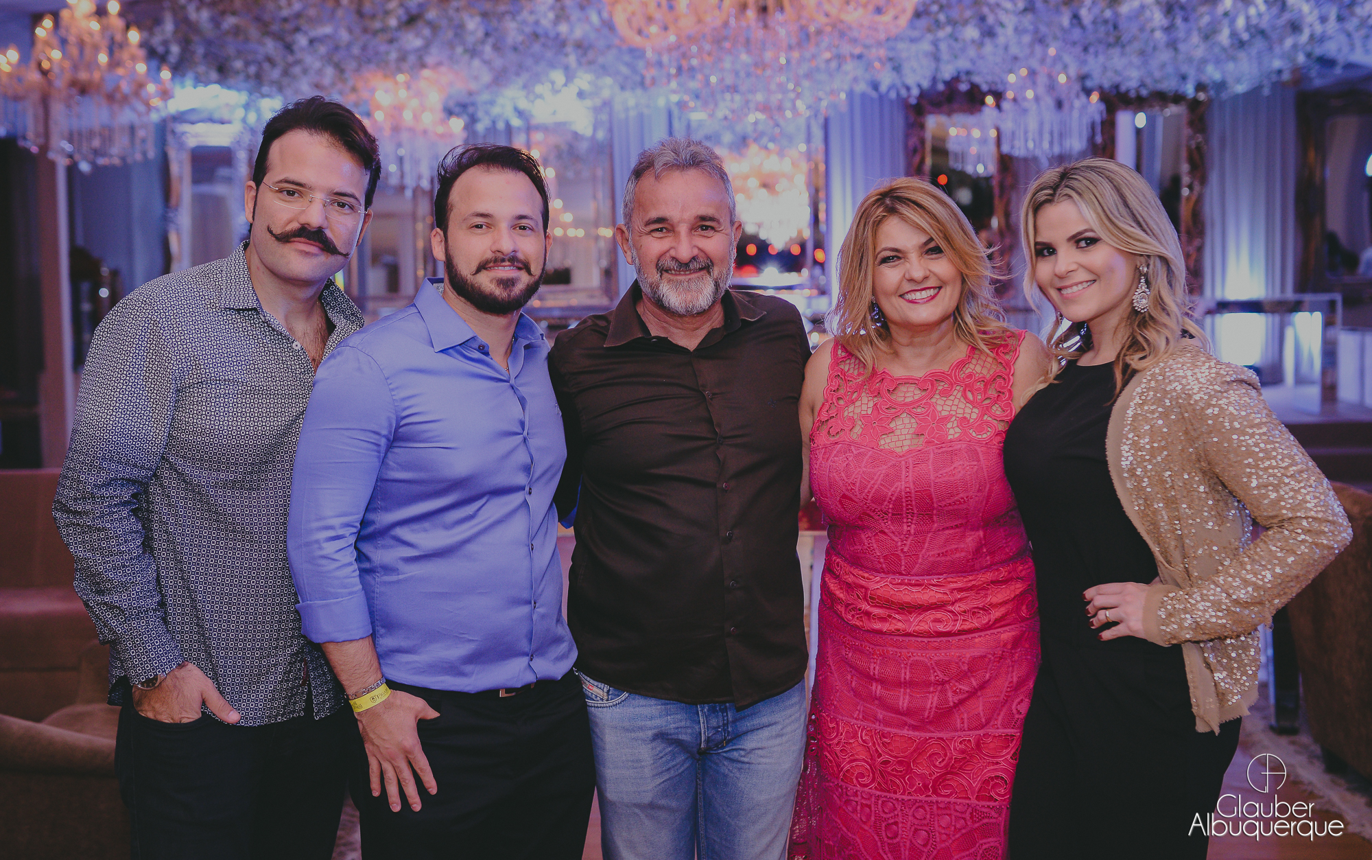 Fígaro Barbearia e Mulher Cheirosa comemoram o sucesso de 2016 em mega confraternização