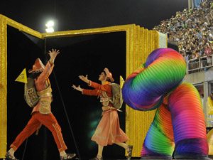 Tijuca festeja título com xote e baião