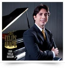 Pianista Felipe Adjafre comemora 10 anos de carreira