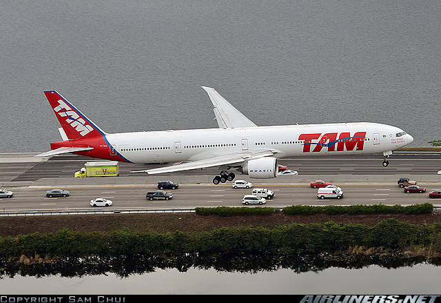 TAM passa a operar em novo terminal em Nova York