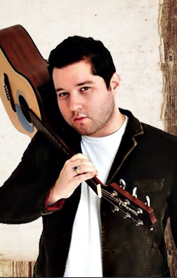 Vitor Araújo comanda a animação no Urbano bar