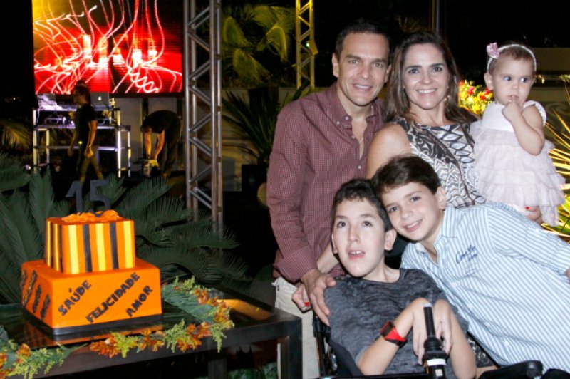 Jose Pinto Filho e Rafaella armam um festao para festejar os 15 anos do herdeiro Tiago