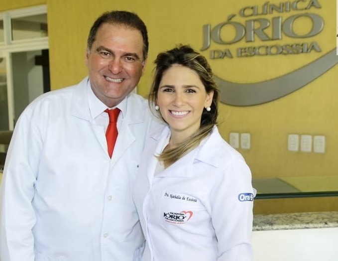 Jório da Escóssia apresenta seu hospital para uma turma de bacanas