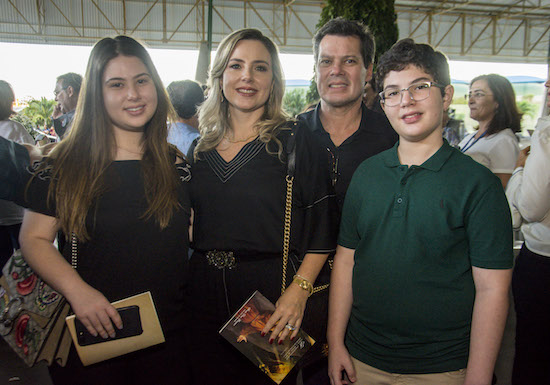 Suyane e Cláudio Dias Branco preparam uma big party para a herdeira Marcela