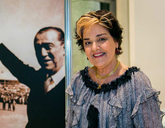 Mercedes Urquiza lança livro sobre a construção de Brasília e suas aventuras até a capital do país