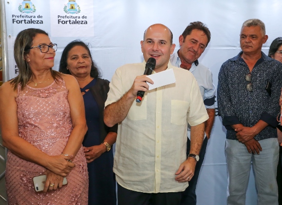Prefeitura de Fortaleza entrega posto de saúde requalificado