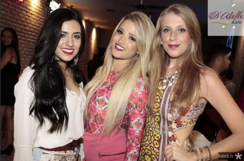 Um time de bonitonas se esbalda na fervida sexta-feira do Mucuripe Music