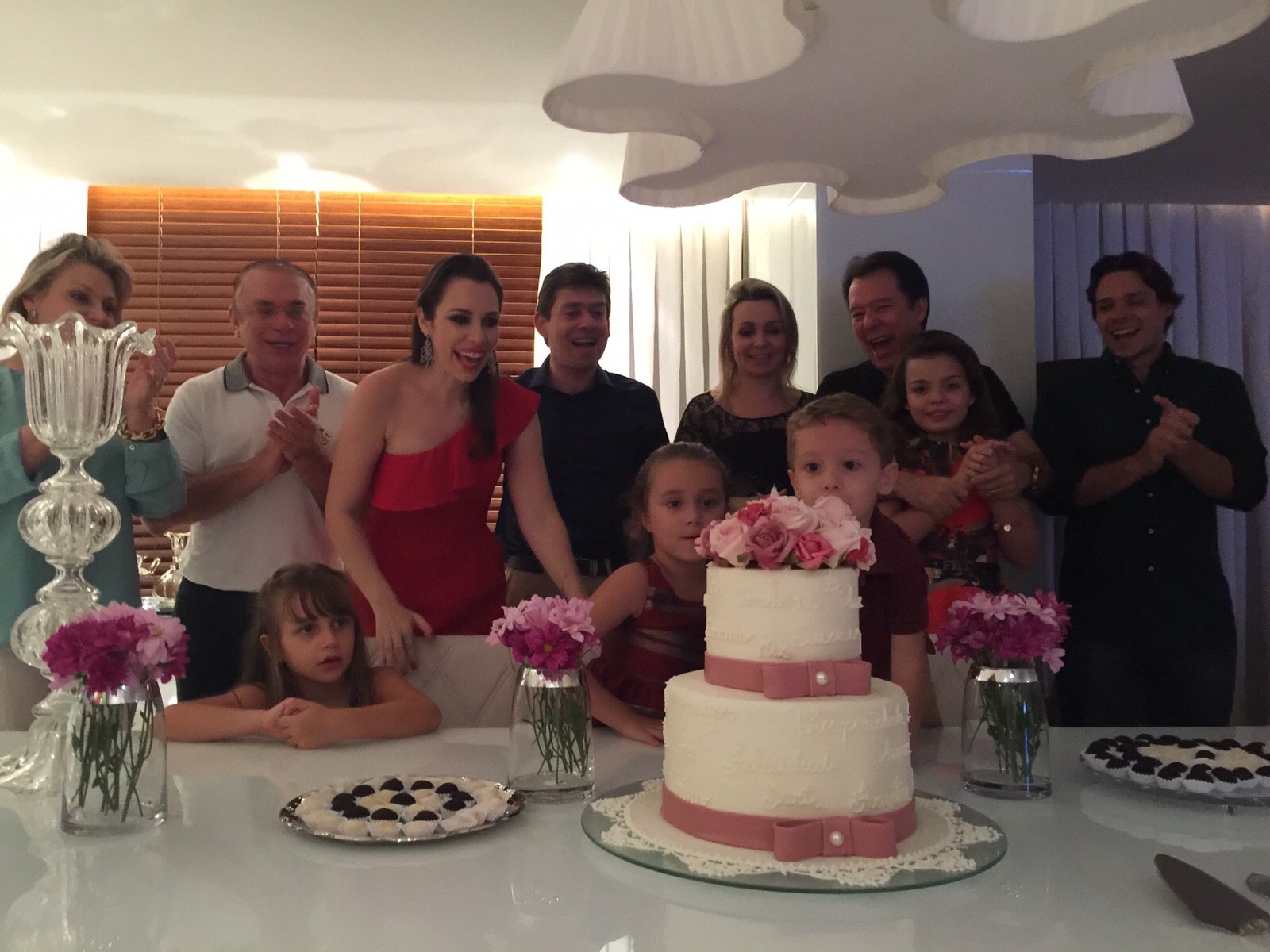 O brinde de Lorena Ferreira Gomes!