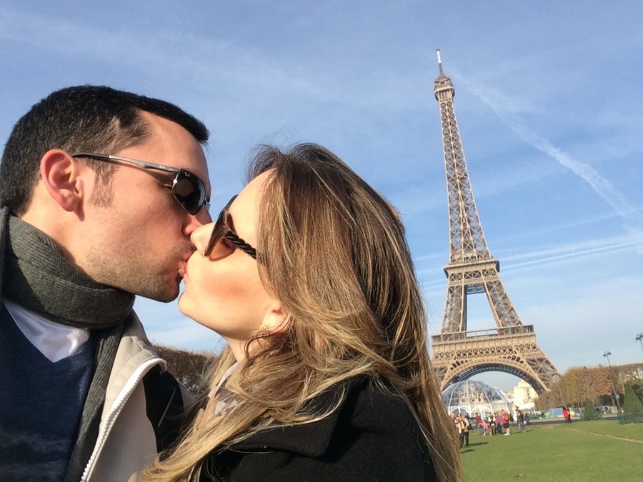 Mayra e Assis Filipe trocam alianças na Igreja do Cristo Rei