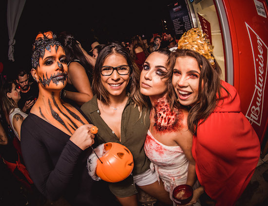 Boate Living promete uma festa arrepiante para celebrar o Halloween. Vem saber!