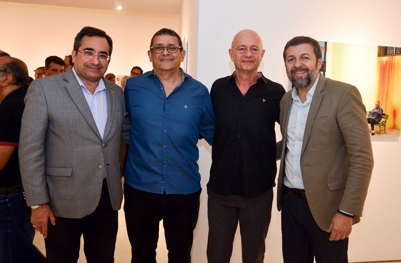 José Guedes recebe os amantes das artes para a abertura da exposição Cuba 60, de Demétrio Jereissati