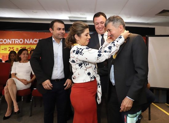 Antônio Henrique recebe a ‘Medalha Top Legislativo’