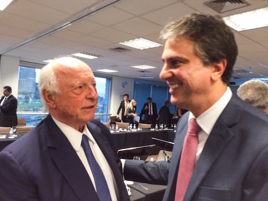 Camilo Santana se reúne com 14 governadores e empresários em São Paulo