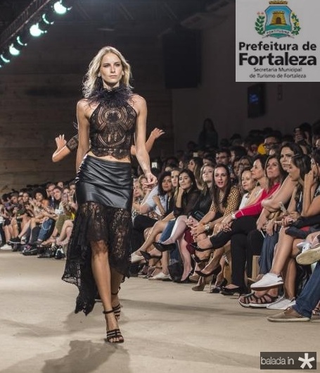 Dani Gondim encerra DFB 2017 desfilando Bikiny Society