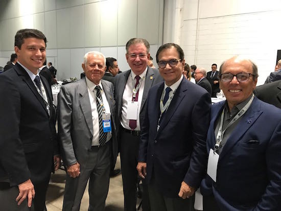 Beto Studart participa de debate sobre a indústria na era digital